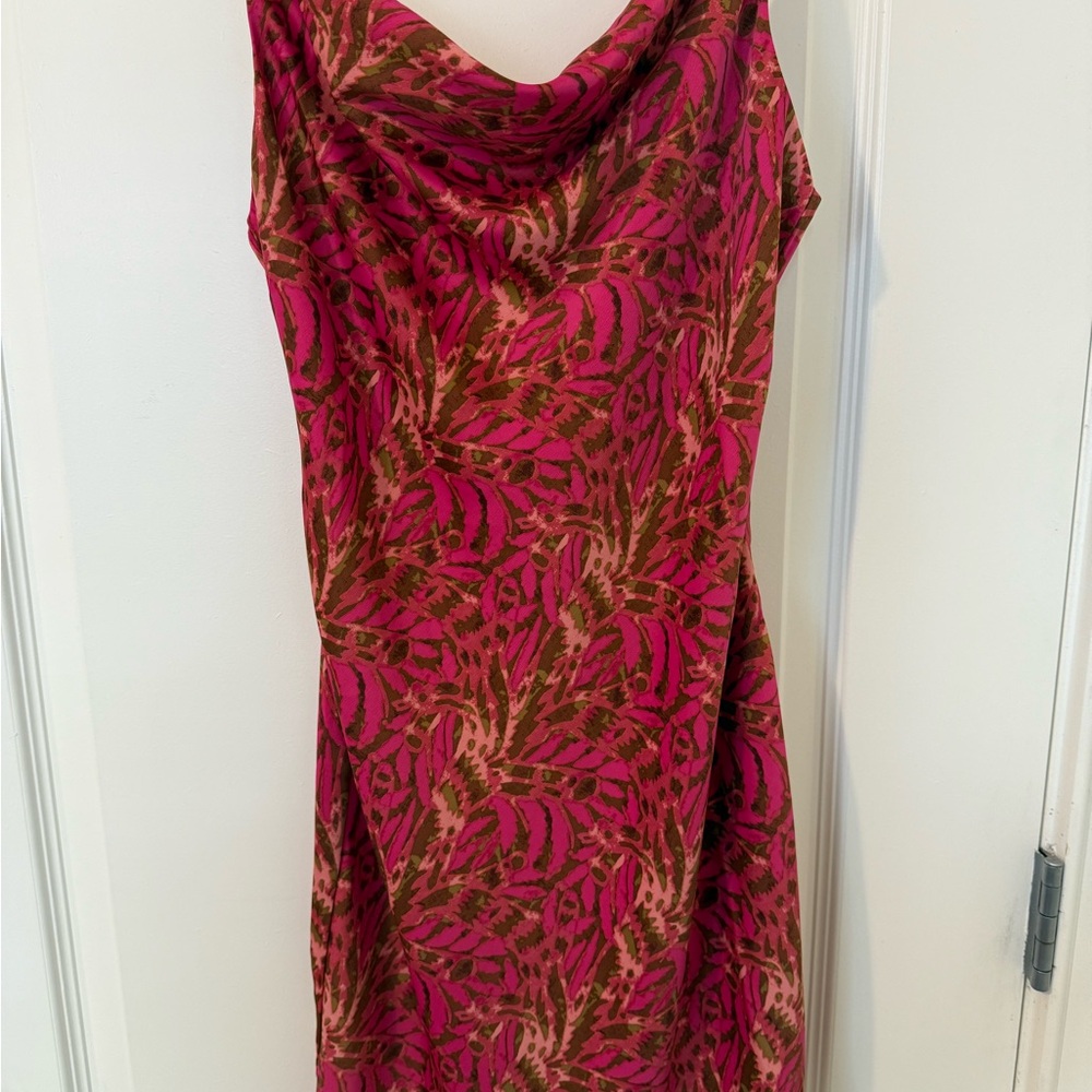 Elegant Pink and Brown Patterned Dress
